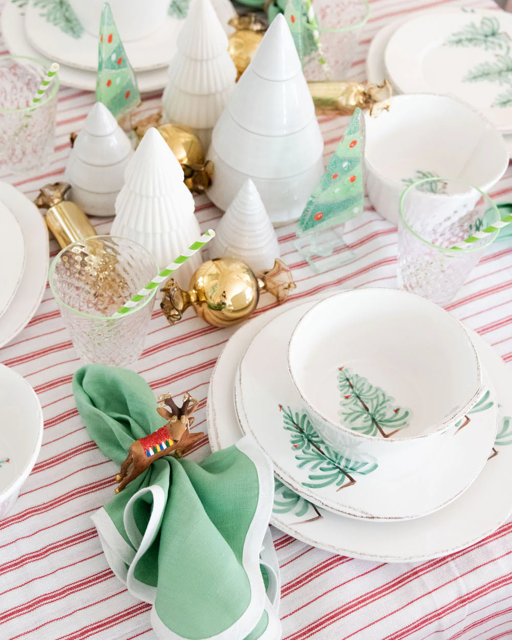 Scalloped Linen Napkin, Garden Green - Image 4